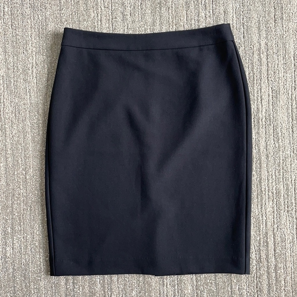 NWOT The Loft black high waisted skirt, size 4